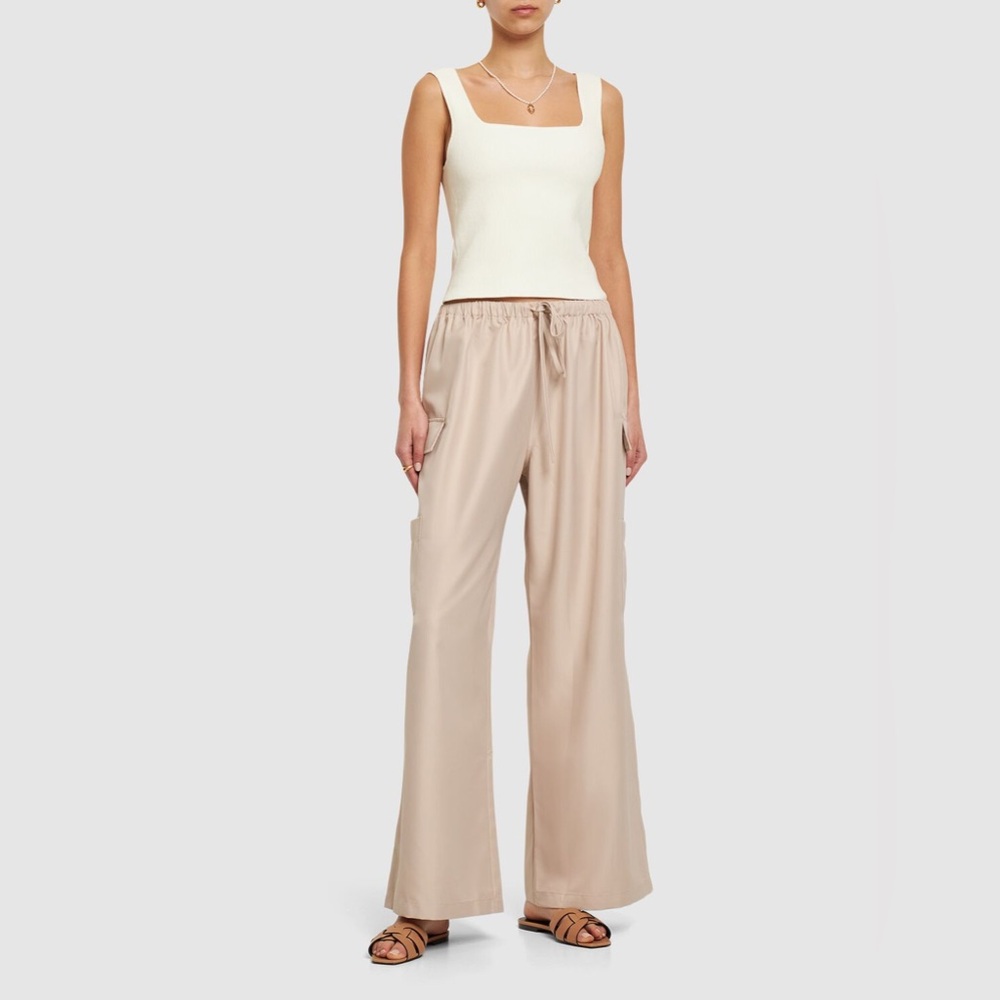 Reformation Ethan Cargo Pants. Size Medium.